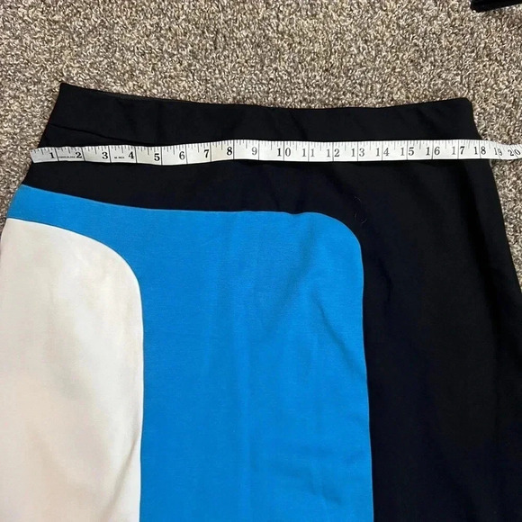 ANN TAYLOR SKIRT MINI MID BLUE BLACK WHITE COLORBLOCK STRETCH PLUS SIZE 14 - Picture 6 of 9